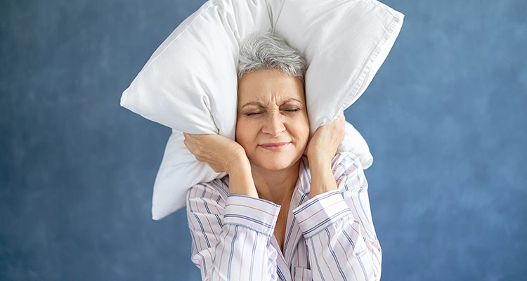 Could restless sleep cause widespread pain in older people?