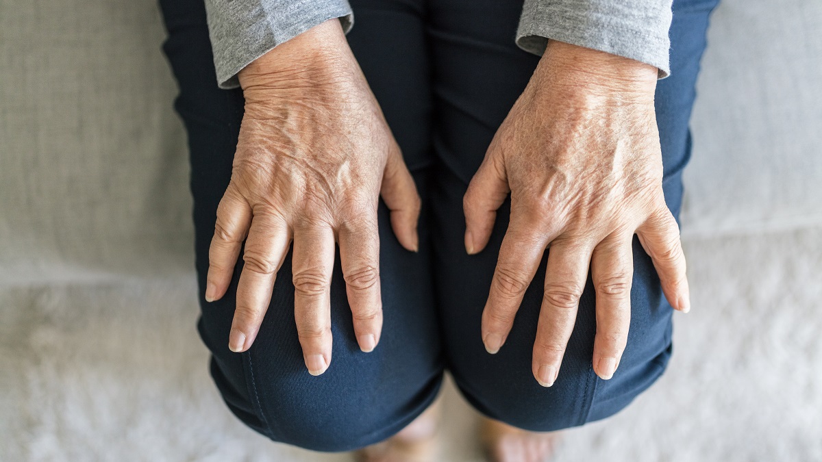 Living with osteoarthritis of the knees and hips