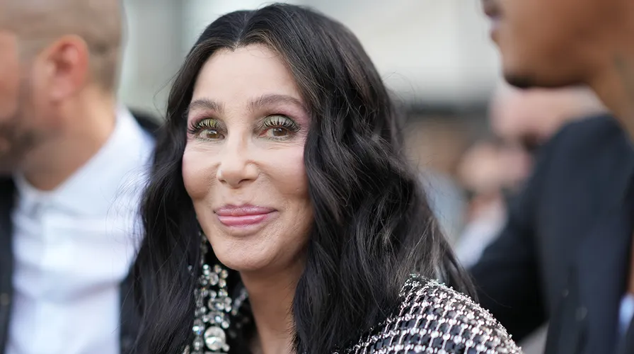 Cher’s Battle with Chronic Fatigue Syndrome: Overcoming the Epstein-Barr Virus