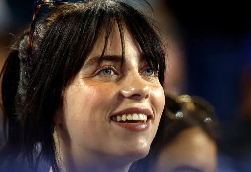 Stretching Limits: Celebrity Billie Eilish Journey with Hypermobility Syndrome and the Pain Behind the Performance